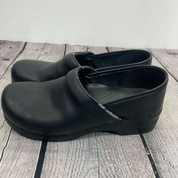 Dansko Clogs Women's Classic Black Leather Nursing Comfort Shoes size 11 - Picture 1 of 16
